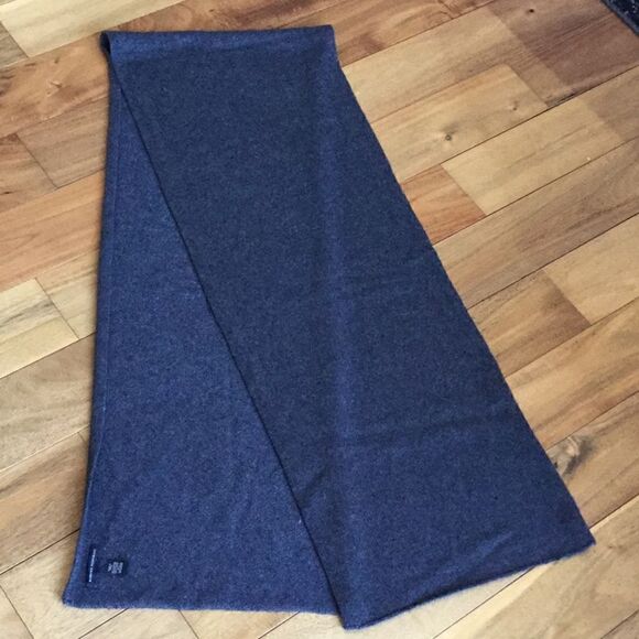 Extra long Banana Republic wrap - Picture 1 of 3